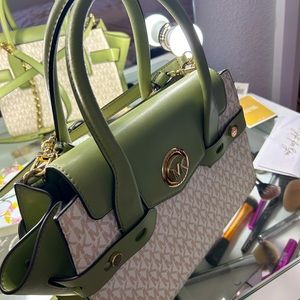 Light green Michael Kors logo bag!